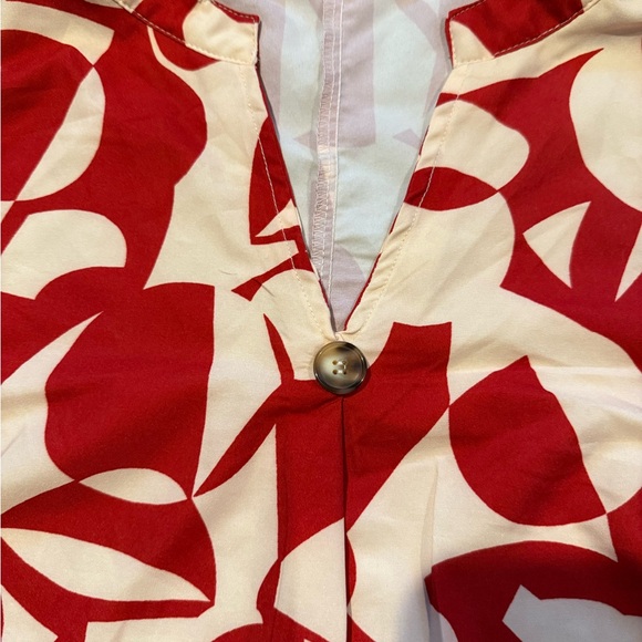 Red and White Sleeveless Top - Picture 2 of 4